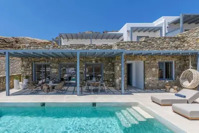 Roka Bonita Villa: Luxury 4-Bedroom Stay with Pool & Sea Views in Mykonos