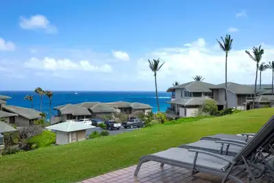 Image de Kbm Resorts | Spacious 4-Bedroom Kapalua Bay Collection | Multi Unit Listing | Same Floor | Ocean Views | 2 Free Rental Cars! Kbv-31g4/32b2