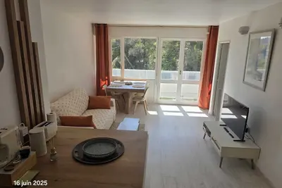 Image de 🏡 Appartement cosy avec vue sur pinède à Aix