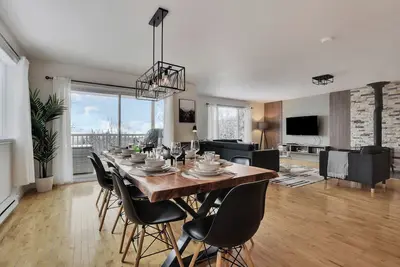 Image de 4-Br Cottage River View, Hot Tube & Games