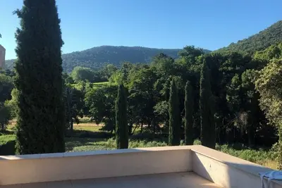 Image de Au cœur des vignes, propriété familiale dans cadre exceptionnel. . .