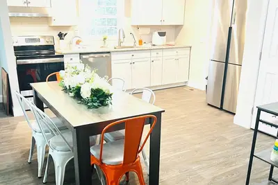 Image de Newly Renovated 2br – Monthly Stay Quiet & All Utilities Paid