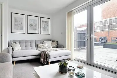 2bd Comfy Stay with Garden & Bbq