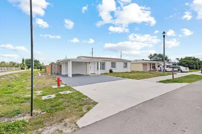 Image de 3-bedroom house in charming West Palm Beach with WiFi, Ac