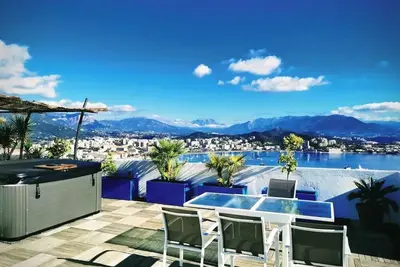 Rooftop luxe jacuzzi terrasse vue mer centre ville