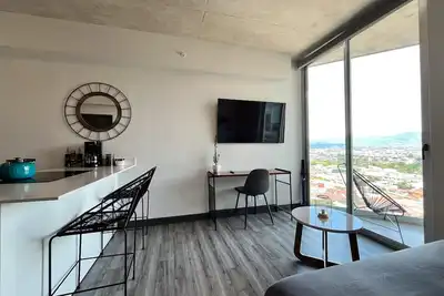 Image de Lux at 15, Pool, Gym and Stylish City Stay