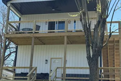 Image de Waterfront Condo Fit for a King