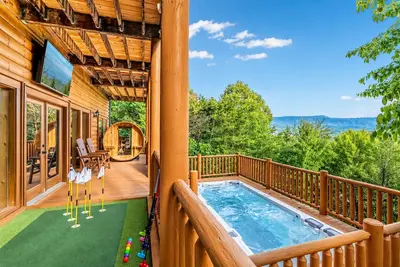 Image de 8br Sleeps 40 | Pool + Sauna + Hot Tub + Putt Putt