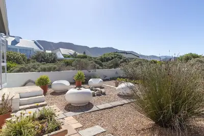 Image de Plover Place — Coastal Comfort Near Breakfast Bay’s Tidal Pools