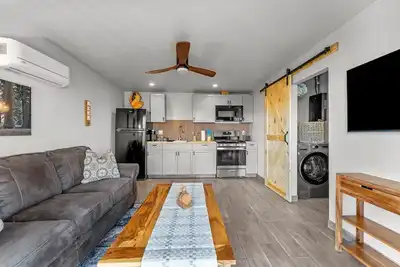 Image de Winters Oasis Bungalow and stalls