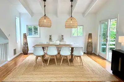 Image de Walk to the beach from 4 Bedroom house in Amagansett - Private Beach Path Access
