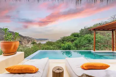 Image de Where Beachside Serenity Meets Architectural Elegance