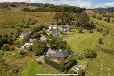 Image de Luxury, secluded, Adult only Treehouse with hot tub, woodburner & stunning views