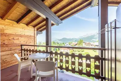 Studio '18 - Le Chamois' avec vue sur les montagnes, balcon et Wi-Fi