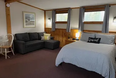 Studio On Lake Superior near Whitefish Point and Tahquamenon Falls