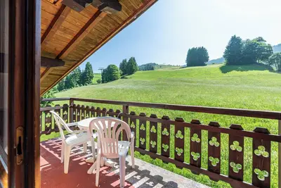 Studio '15 - La Marmotte' avec vue sur les montagnes, balcon et Wi-Fi