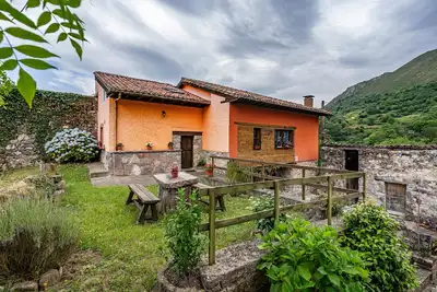 Image de Maison de campagne \"Ricao\" avec vue sur les montagnes, terrasse privée et Wi-Fi