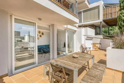 Image de Appartement 'L'escala - Bajos' avec vue sur mer, terrasse privée et climatisation