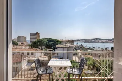 Image de Appartement 'L'Escala' avec vue sur mer, terrasse privée et climatisation
