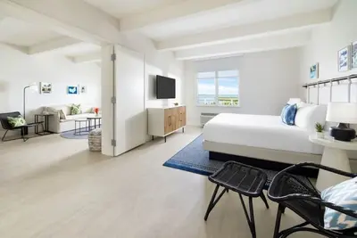 Image de Breezy Key West Stay | Renovated Rooms, Pool, Bar & Nightly Fun