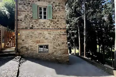 Image de Appartement \"San Bartolo In Chianti\" avec vue sur les montagnes, jardin privé et Wi-Fi