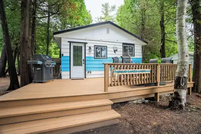 Image de the Great Lakes Cabin at Sauble Beach