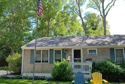 Image de Charming 3br Vineyard Retreat, Lg Deck w/ Kitchen, Near Beach, Town Ctr & Ferry