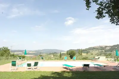 Image de Appartement 'Casa In Antico Casolare' avec vue sur les montagnes, piscine partagée et Wi-Fi