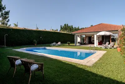 Image de Maison de vacances 'Quinta Do Outeirinho - Deluxe' avec vue montagne, Wi-Fi et climatisation