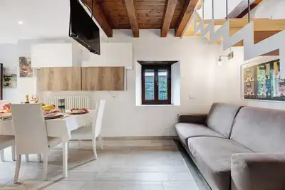 Image de Appartement \"La Sosta Di Isa\" avec vue sur les montagnes, jardin privé et Wi-Fi