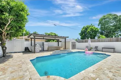 Image de 4-bedroom pool house in beautiful West Palm Beach with WiFi, Ac. Near Airport!