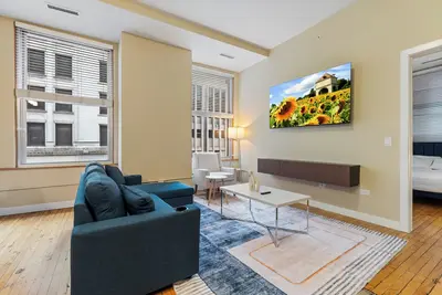 Image de Charming 2bedroom Apartment in Terrific Downtown St. Paul with Queen Bd+Two Full