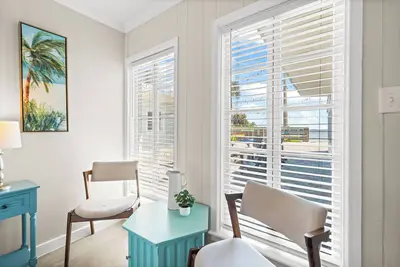 Image de Charming Studio Suite- Steps from Private Beach Access, Fire Pit, & Bbq Grills