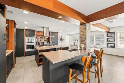 Image de Stunning Riverfront Views! W/ Private beach access & Perfect Setting for Events
