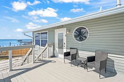 Image de Stunning Riverfront Balcony Views! W/ Private Beach Access & Perfect Setting for Events