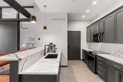 Image de Modern Luxury West Des Moines Condo