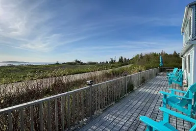 Image de Beachfront cottage adjacent to Bayswater Beach, charming with a spectacular view