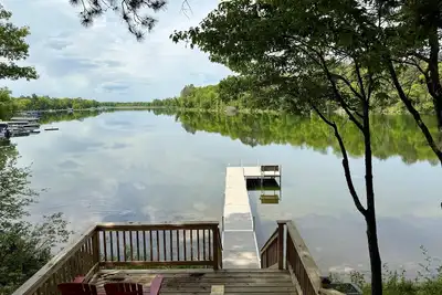 Image de New 3 Bedroom Cabin on Pristine Lake O'Brien - Spectacular Views with Pool Table