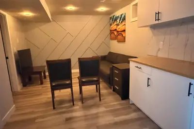 Image de Spacious 2 bedroom with three bed apartment in Calgary close to downtown