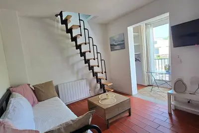 Image de 🏖️ Charmant appartement avec loggia ensoleillée, à deux pas du port de La Londe