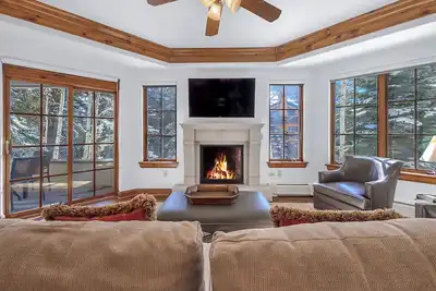 Image de Austria Haus 3 Br, 242 E Meadow Dr, Vail Village(Bal) - Hot Tub, Heated Outdoor Pool, Walk to Lifts!