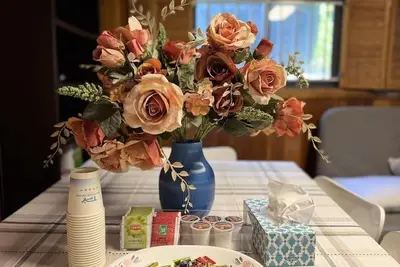 Image de WarmWood Retreat in central Vancouver