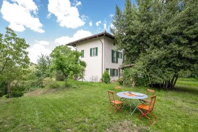 Image de Belle maison de vacances privée pour 7 personnes avec Tv, balcon et parking