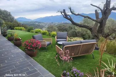 Image de Villa panoramique avec piscine
