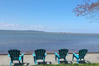 Image de Lake House Living Close to the City. Pet Friendly!