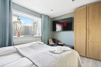 Image de Reykjavík Center, King bed, 65\" Tv with Netflix