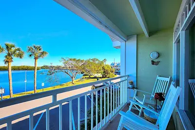 Image de Little Harbor Resort #207 Tampa Bay Fl Beach, Dolphin view