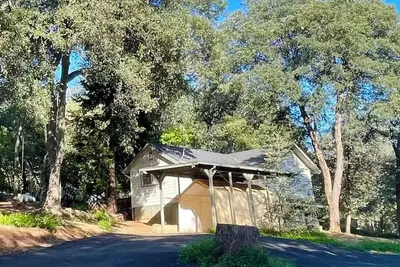 Image de Charming Black Oak Cottage
