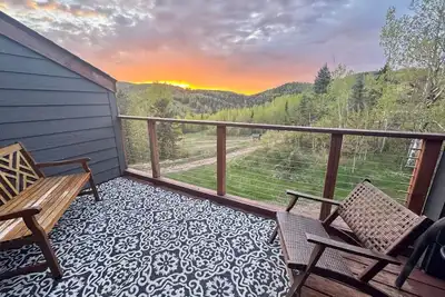The Oak Cottage Ski in out Pool Hot Tub Views of Lutsen Mtn