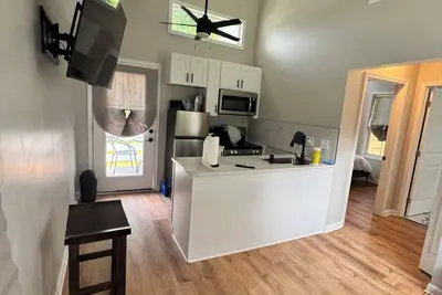 Image de Charming 1-bedroom apartment in perfect Atlanta; near Tyler Perry Studios!